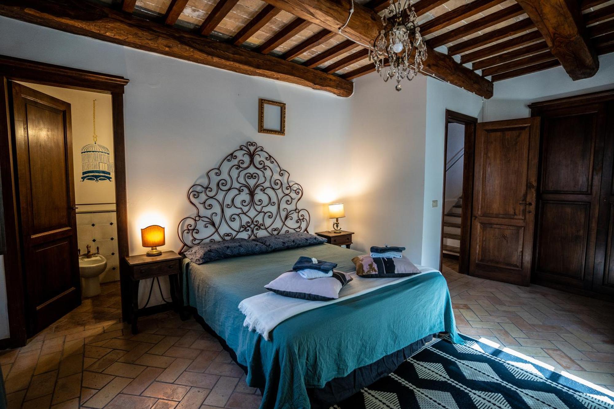 Le Antiche Viste Apartment Питиляно Стая снимка